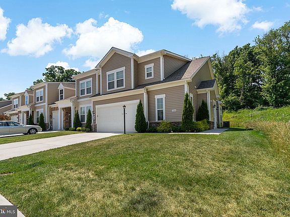 3rd image of 11446 Isaac Ct