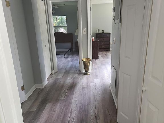 4th image of 921 Cochran Dr