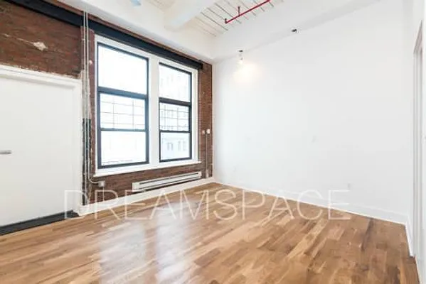 Rented by Dream Space Realty | media 10