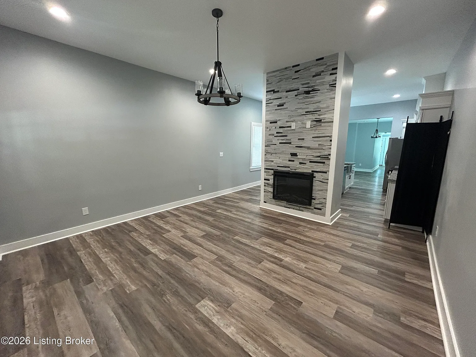 2 bed, 1.5 bath, 1208 sqft, $1,750 — Photo 3