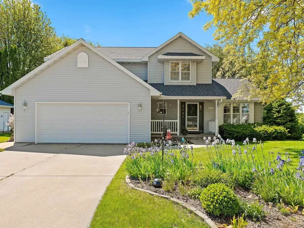 2038 Emerald Dr, Green Bay, WI 54311