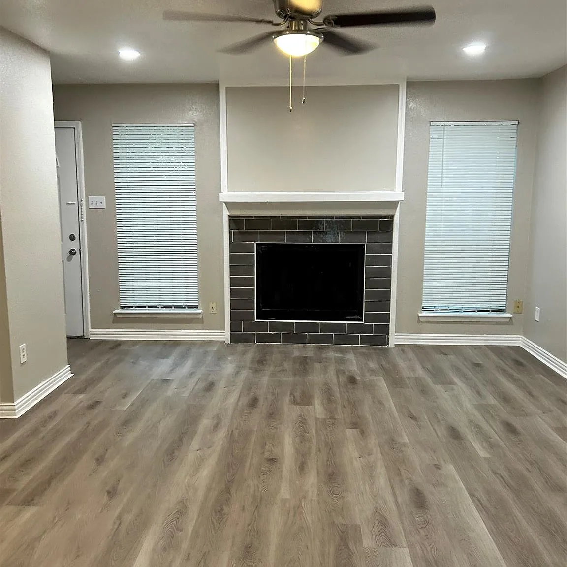 2 bed, 2.5 bath, 1260 sqft, $1,550 — Photo 2