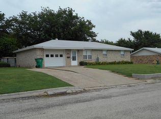 603 E Wilbarger St, Bowie, TX 76230