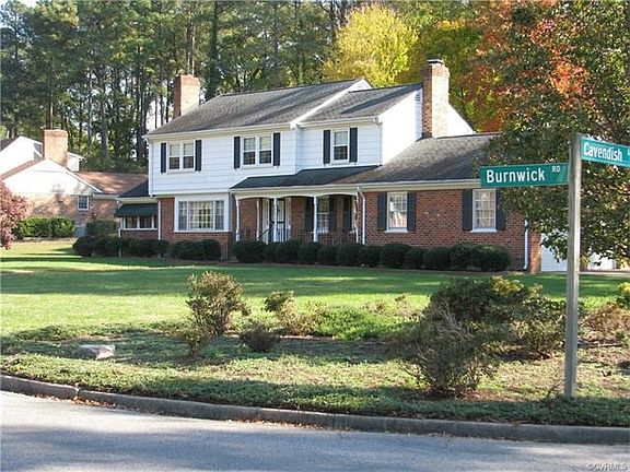 Exterior Front Corner