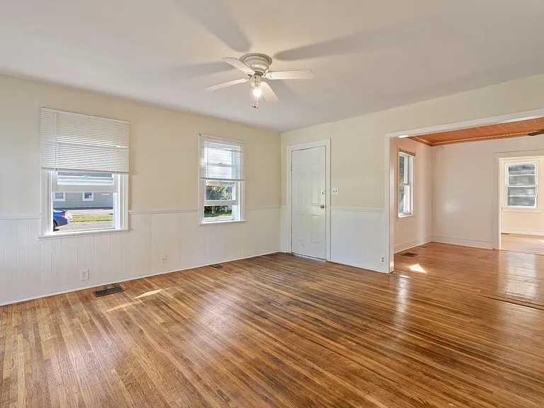 250 Sanford St — Photo 5