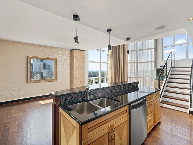 555 Church St #2300 — Photo 15