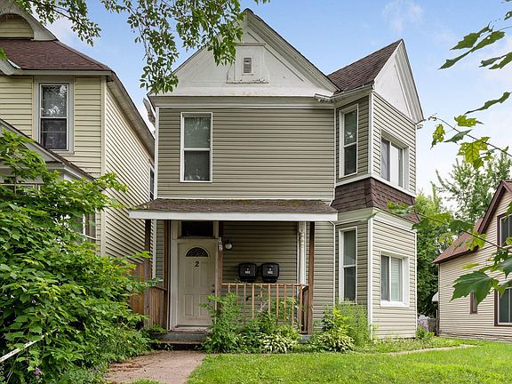 2nd image of 682 Magnolia Ave E