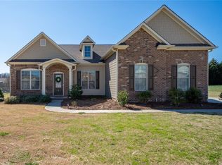 3 Sparrow Dr, Williamston, SC 29697