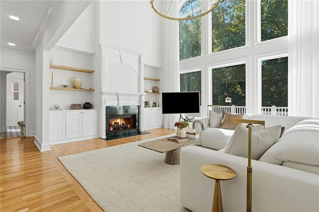 5 bed, 4.0 bath, 4149 sqft, $5,500 — Photo 2