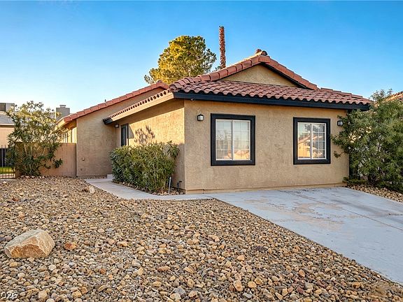 4th image of 1040 Neil Armstrong Cir