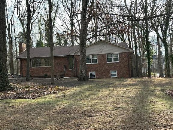 3rd image of 103 Thornwood Rd