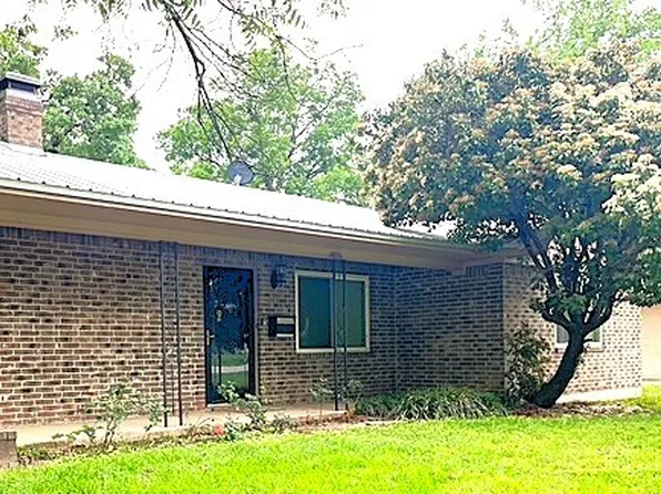 501 W College St, Rising Star, TX 76471