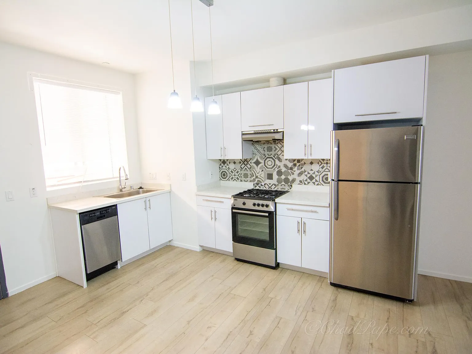 2 bed, 1600 sqft, $3,000 — Photo 3