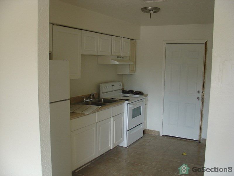 2nd image of 1832 E Yale St APT B