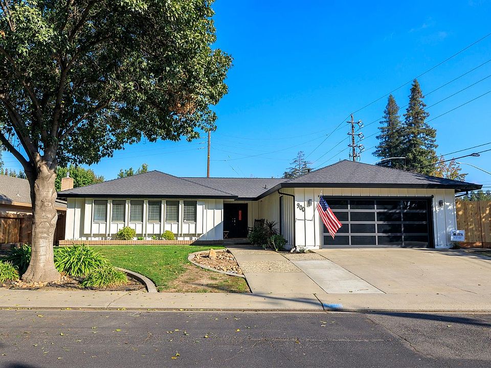 2nd image of 900 Fontana Ct