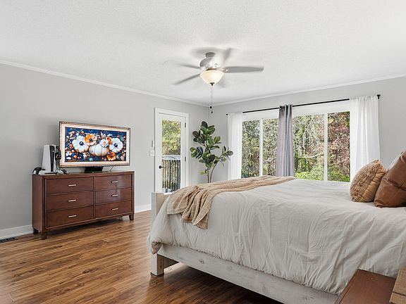 32nd image of 3591 Kings Rd