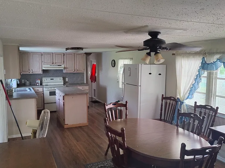 5 John F Kennedy St #5 — Photo 5