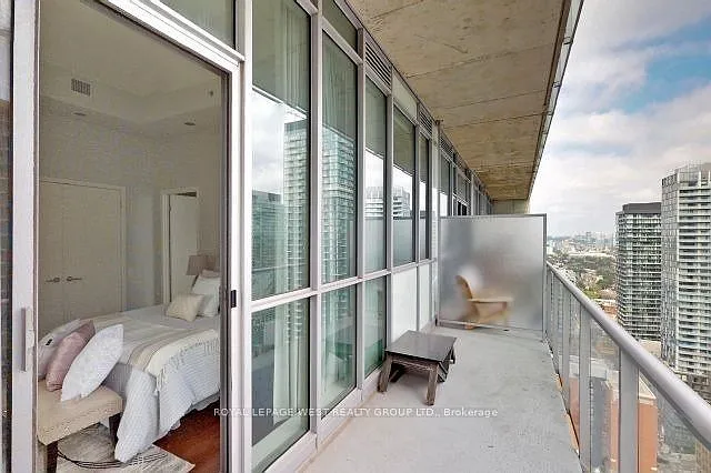 375 King St W #LPH3403 — Photo 10