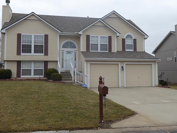 4th image of 14646 Laquinta Dr