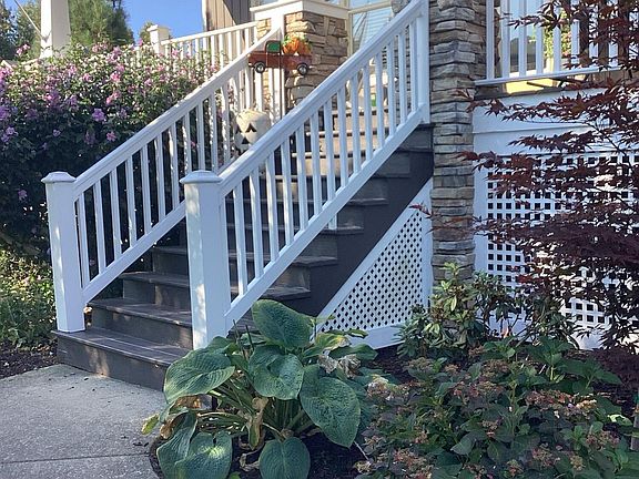 3rd image of 448 Summer Grove Dr