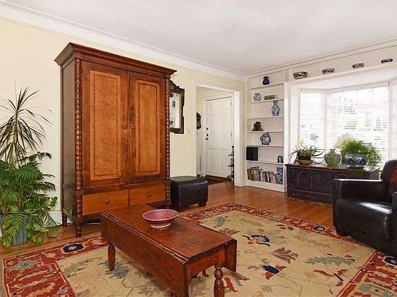 5th image of 24 Marwood Ln