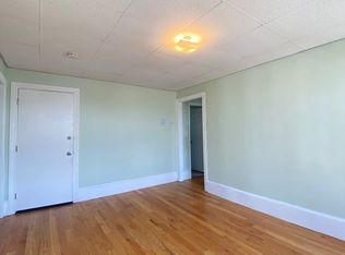 399 Saratoga St #3, Boston, MA 02128