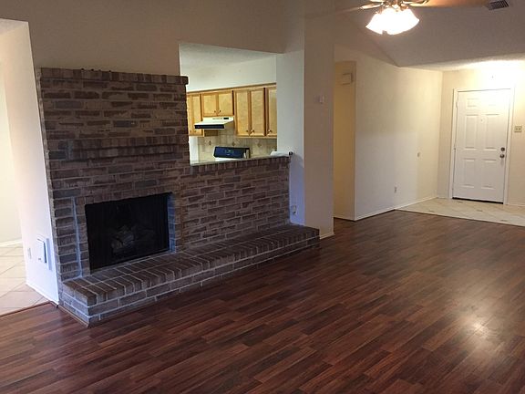 3rd image of 2702 Magnolia Ct