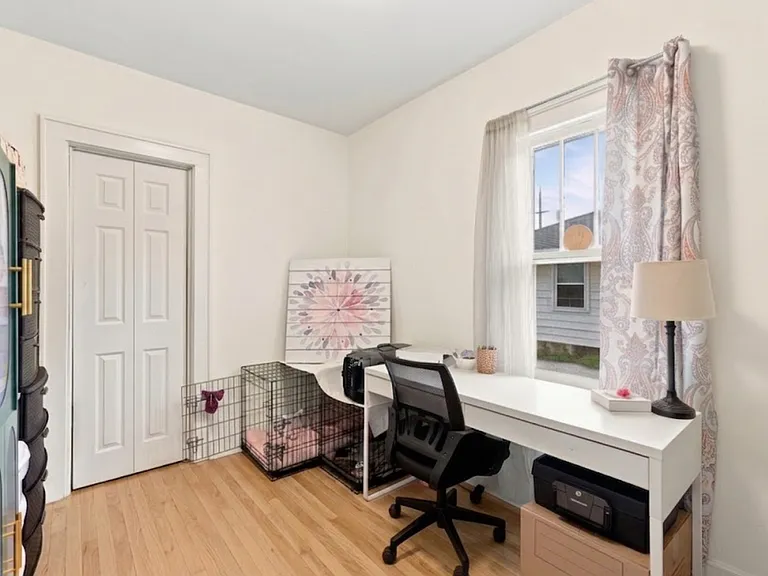 1250 Emerald Ave NE — Photo 10