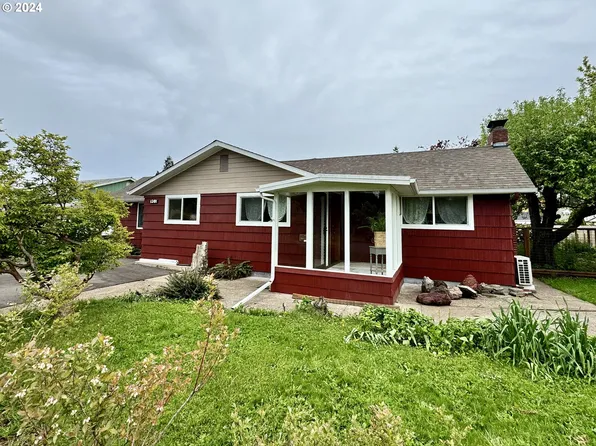 1301 D St, Springfield, OR 97477