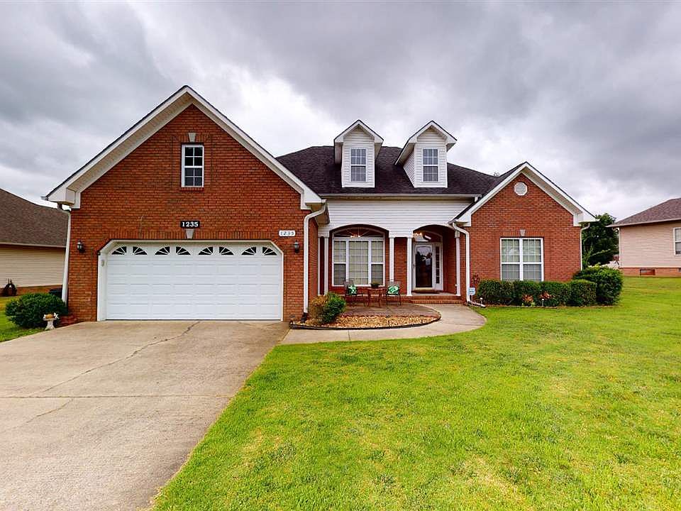1st image of 1235 Pennell Ln