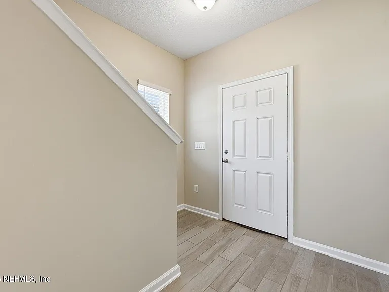 95 Strobe Ct — Photo 7