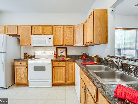 5th image of 24 Lucketts Ct
