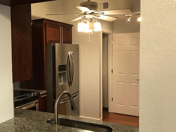 3rd image of 100 4th Ave S APT 400