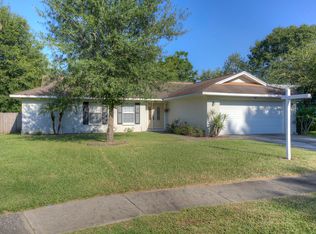 913 Tarawood Ln, Valrico, FL 33594