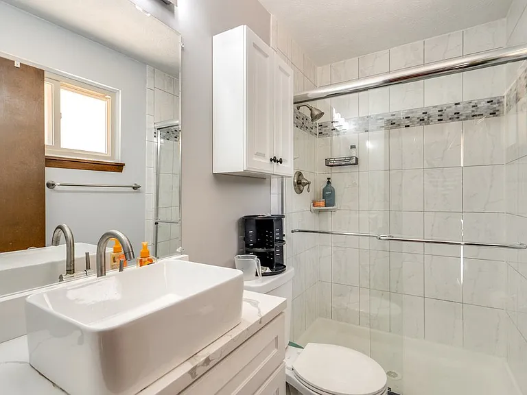 7708 Delaware Dr — Photo 4