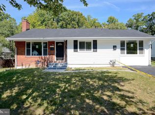 5811 Galloway Dr, Oxon Hill, MD 20745