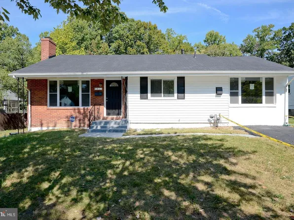 5811 Galloway Dr, Oxon Hill, MD 20745