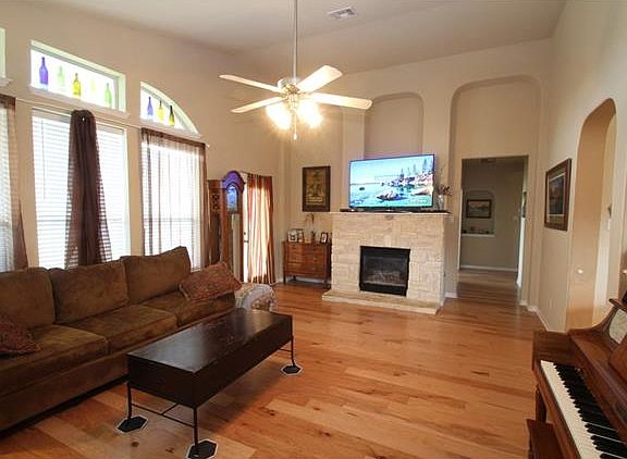 4th image of 2220 Settlers Park Loop