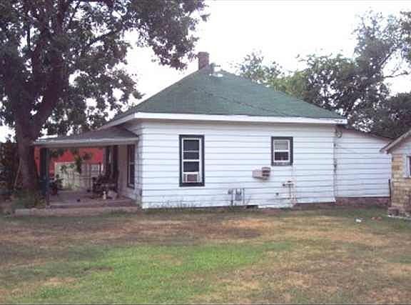4th image of 800 Ouachita St