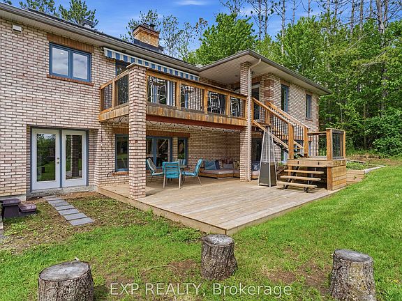 3rd image of 1264 Barnwell Cres
