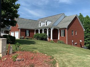 40 Roberson Dr, Cartersville, GA 30121