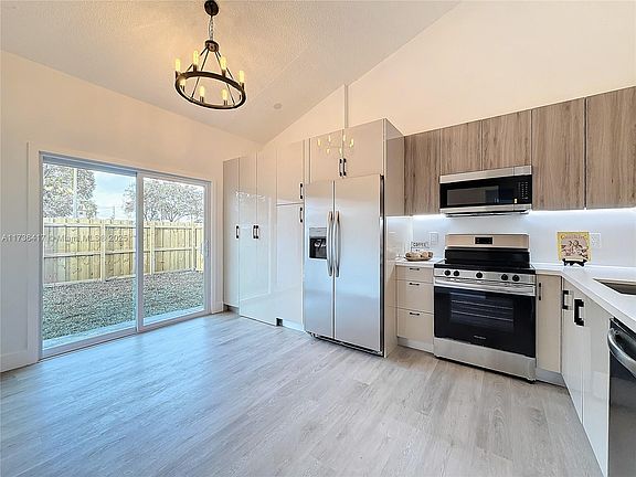 3rd image of 7101 Tam Oshanter Blvd #7101