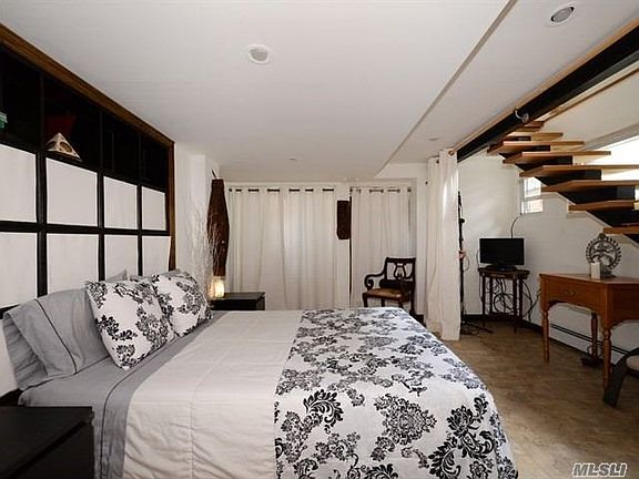 4th image of 149 Street 43rd Ave
