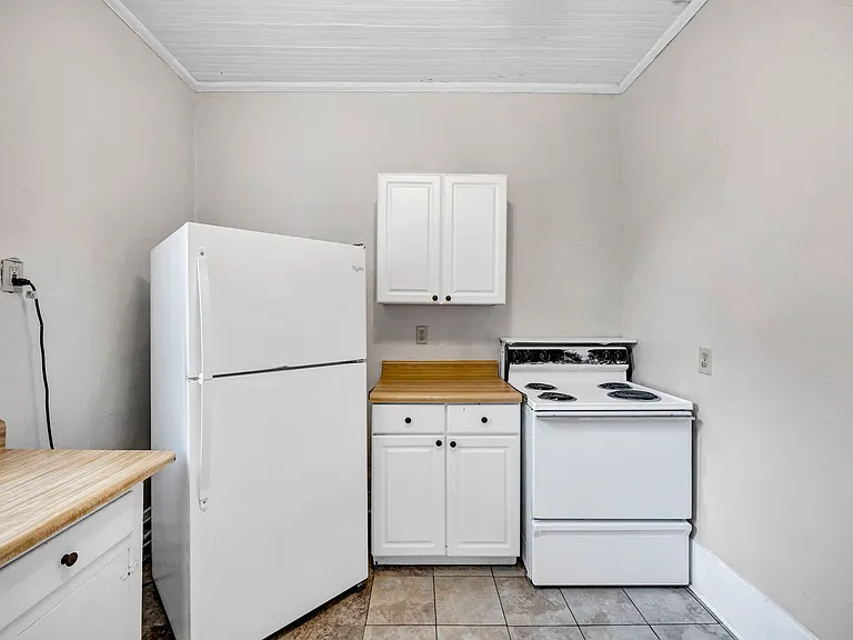 614 Heidt St — Photo 9