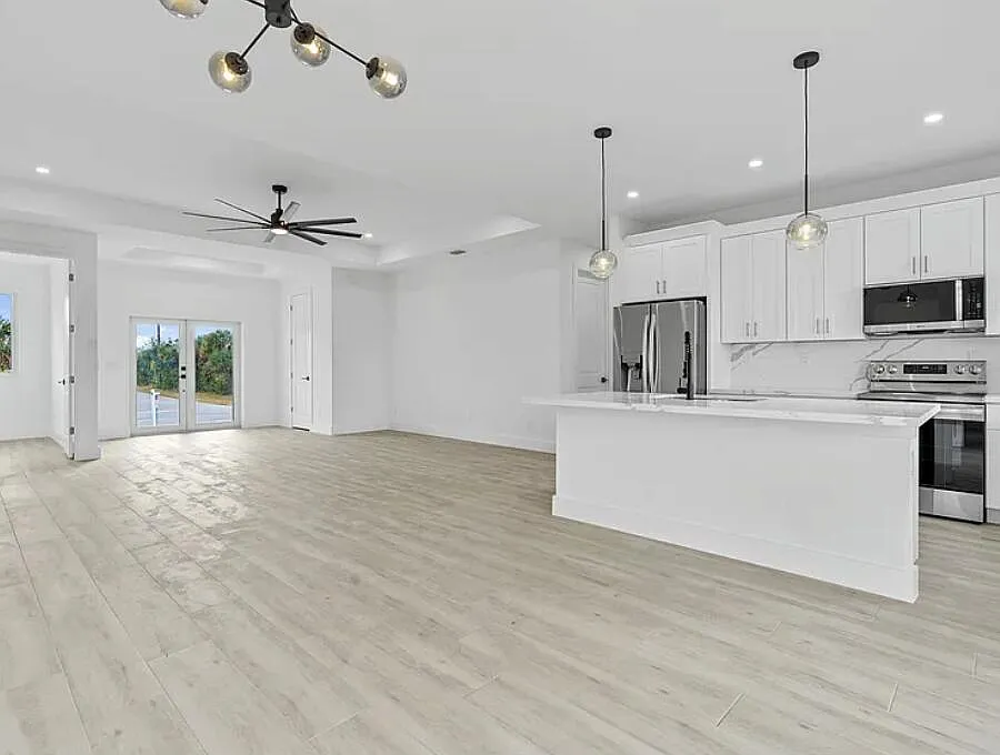 4 bed, 3.0 bath, 1729 sqft, $2,500 — Photo 3