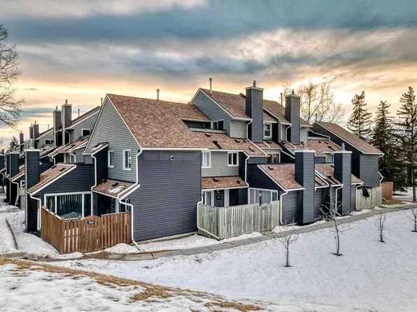 66 Glamis Grn SW #257, Calgary, AB T3E 6V1