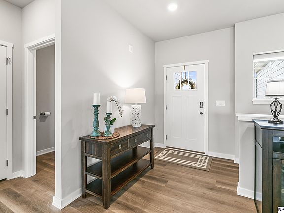 3rd image of 9003 Alexandra Rd