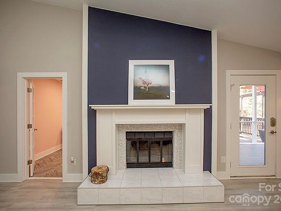 4th image of 4141 Bon Rea Dr