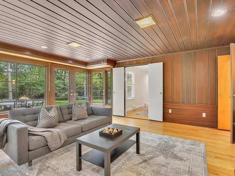 11 W Ridge Dr — Photo 33
