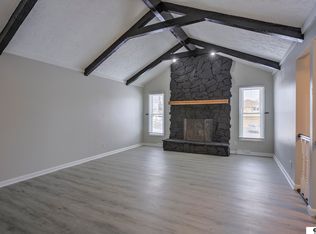 16117 Cedar Cir, Omaha, NE 68130